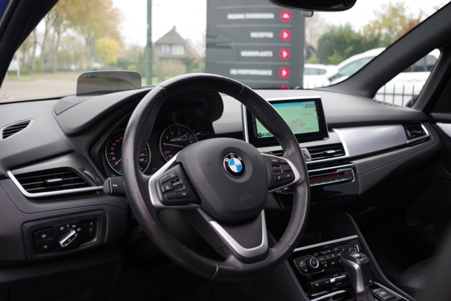 BMW 2 Serie Active Tourer 225xe iPerformance M-Sport High Executive PHEV, Panoramadak, LED, Leder, Head-Up, Navigatie