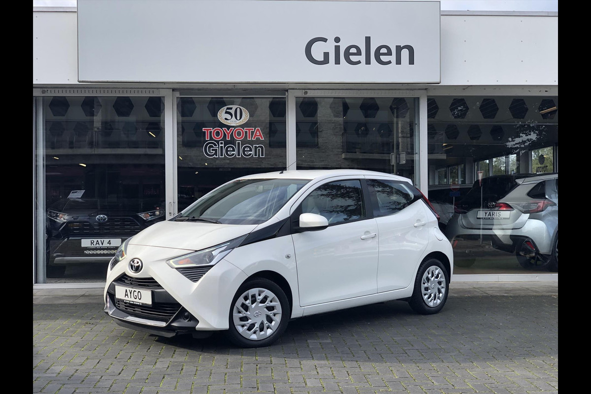 Toyota Aygo 1.0 VVT-i 72pk 5D X-Play | Eerste eigenaar, Apple CarPlay/Android Auto, Parkeercamera, In hoogte verstelbare stoel