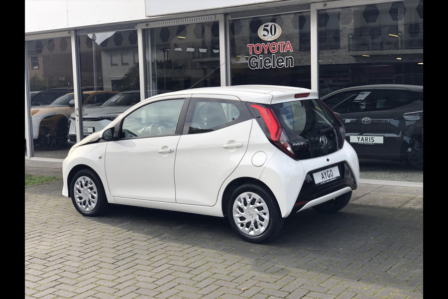 Toyota Aygo 1.0 VVT-i 72pk 5D X-Play | Eerste eigenaar, Apple CarPlay/Android Auto, Parkeercamera, In hoogte verstelbare stoel