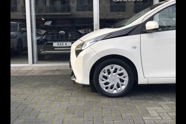 Toyota Aygo 1.0 VVT-i 72pk 5D X-Play | Eerste eigenaar, Apple CarPlay/Android Auto, Parkeercamera, In hoogte verstelbare stoel