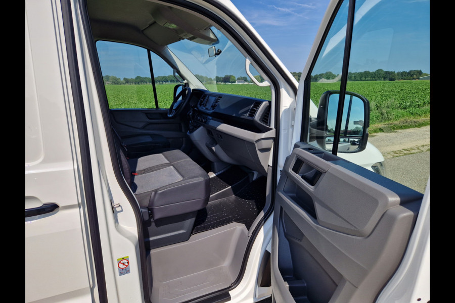 Volkswagen e-Crafter L3 H3 36 kWh - Elektrisch -  136 Pk - Automaat - Navi - Parkeersensoren - DAB+ Radio