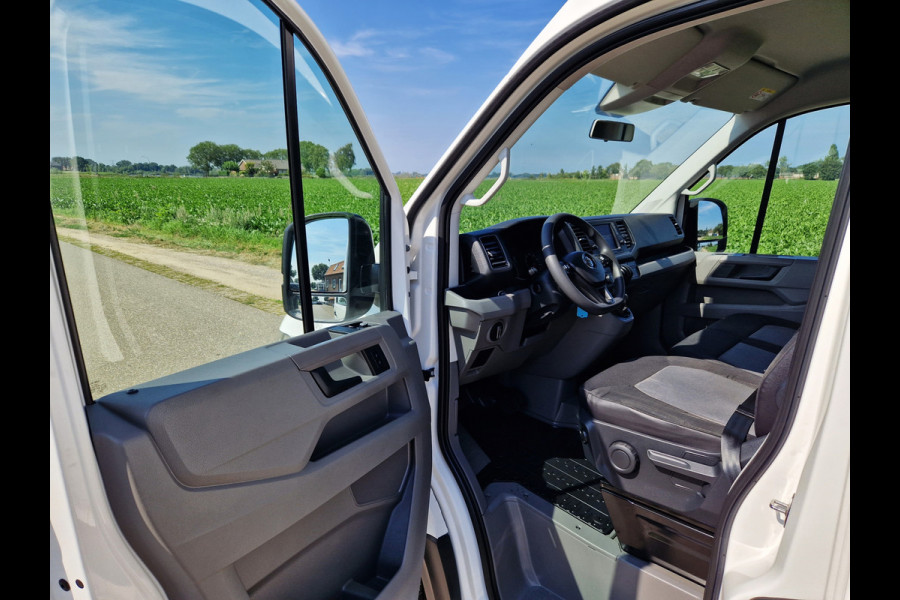 Volkswagen e-Crafter L3 H3 36 kWh - Elektrisch -  136 Pk - Automaat - Navi - Parkeersensoren - DAB+ Radio