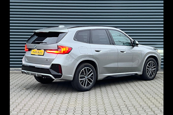 BMW X1 sDrive20i M-Sport | Panodak | Adaptive Cruise | Harman/Kardon | Head-up Display | Carplay | Alcantara Sportstoelen Memory | 360 Camera |