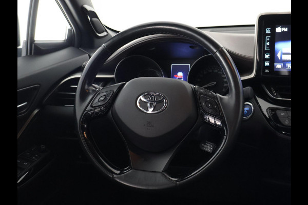 Toyota C-HR 1.8 Hybrid Executive Bi-Tone | Navigatie | Half leder | Stoelverwarming |