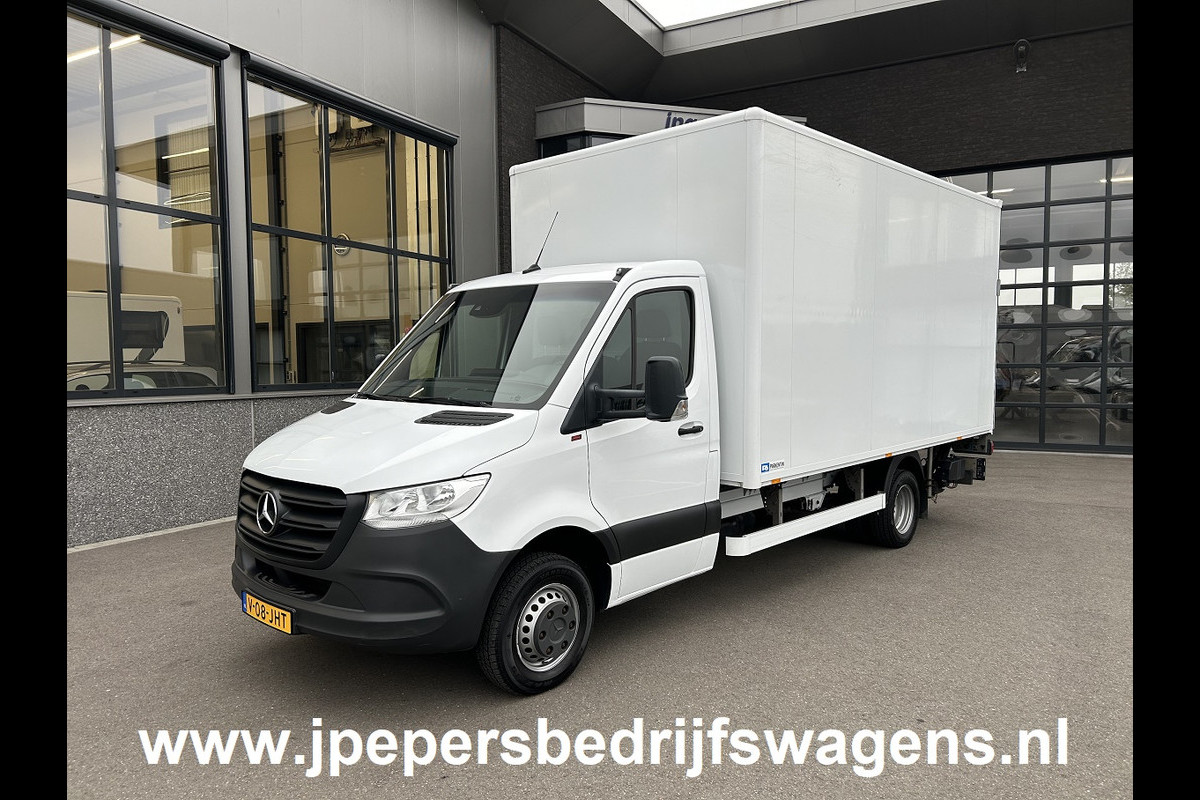 Mercedes-Benz Sprinter 516 CDI Bakwagen / 1000KG Laadklep / MBUX / Camera / Airco / Carplay navigatie