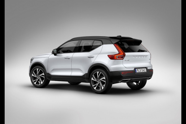 Volvo XC40 T3 163pk R-Design Panoramadak/trekhaak/Harman kardon