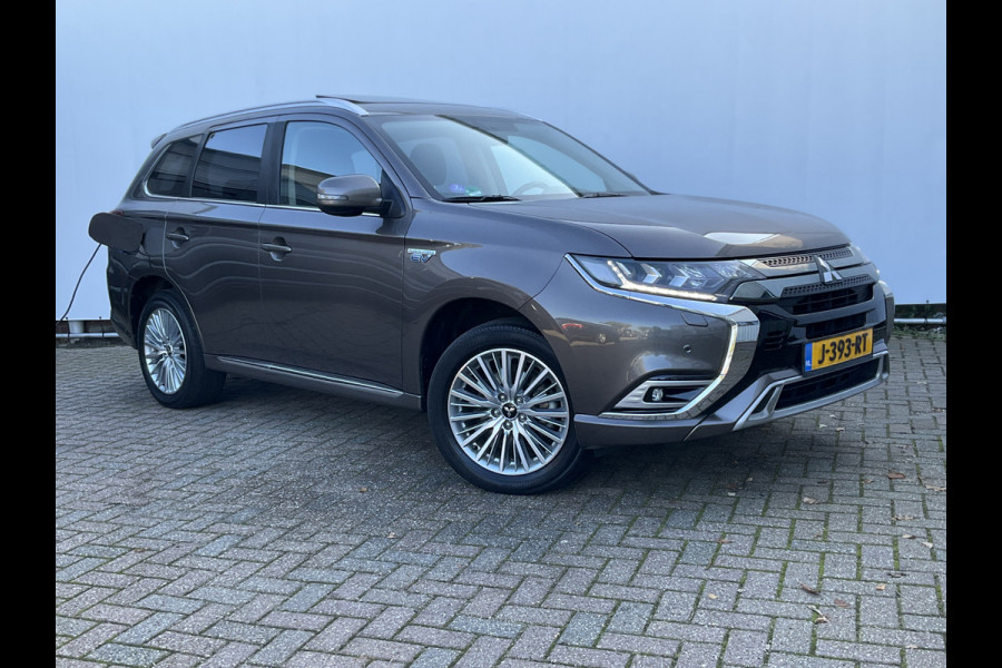 Mitsubishi Outlander 2.4 PHEV Pure+ Opendak Trekhaak Navi/Cam Stoelverw. Plug-in!