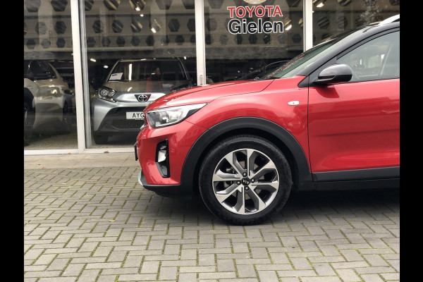 Kia Stonic 1.0 T-GDi DynamicLine | Apple CarPlay/Android Auto, Parkeersensoren, Camera, 17 inch, Navigatie, Cruise control