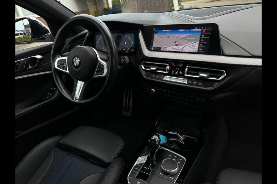 BMW 1-serie 118i 2020 140PK Executive M-Edition SPORT PANO LEER NAP