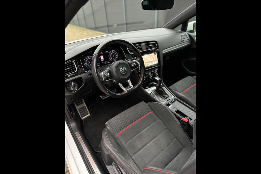 Volkswagen Golf 2.0 TSI GTI Performance Panorama CarPlay