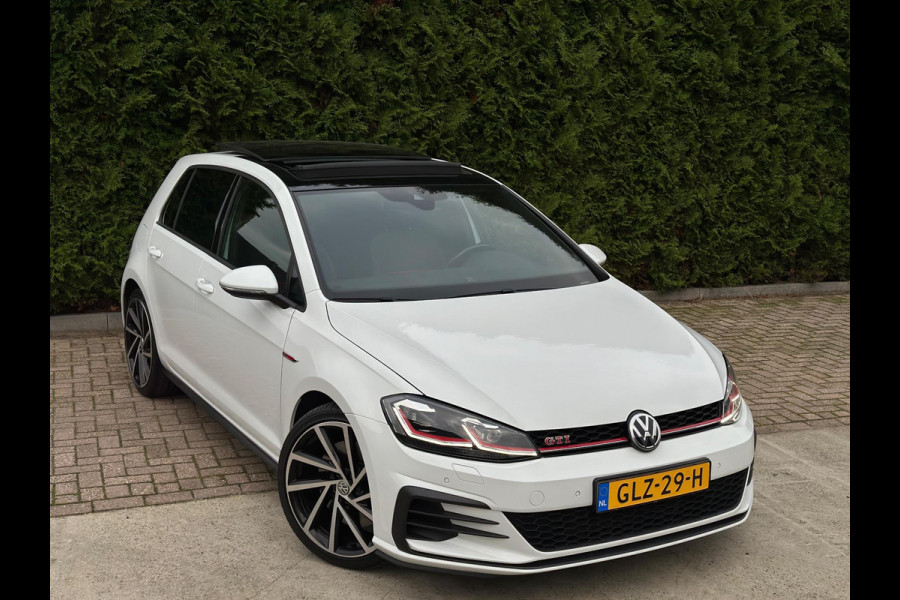 Volkswagen Golf 2.0 TSI GTI Performance Panorama CarPlay