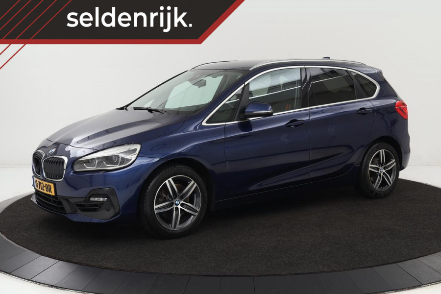 BMW 2 Serie Active Tourer 220i Executive | Sport Line | Full LED | Navigatie | Sportstoelen | Camera | Head-Up | Trekhaak | Climate control | Dakrails | Bluetooth