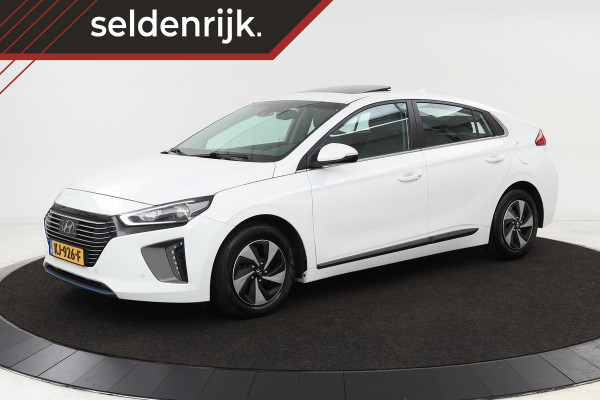 Hyundai IONIQ 1.6 GDi First Edition | Schuifdak | Leder | Memory | Stoel & Stuurverwarming | Camera | DAB+ | Xenon | Navigatie