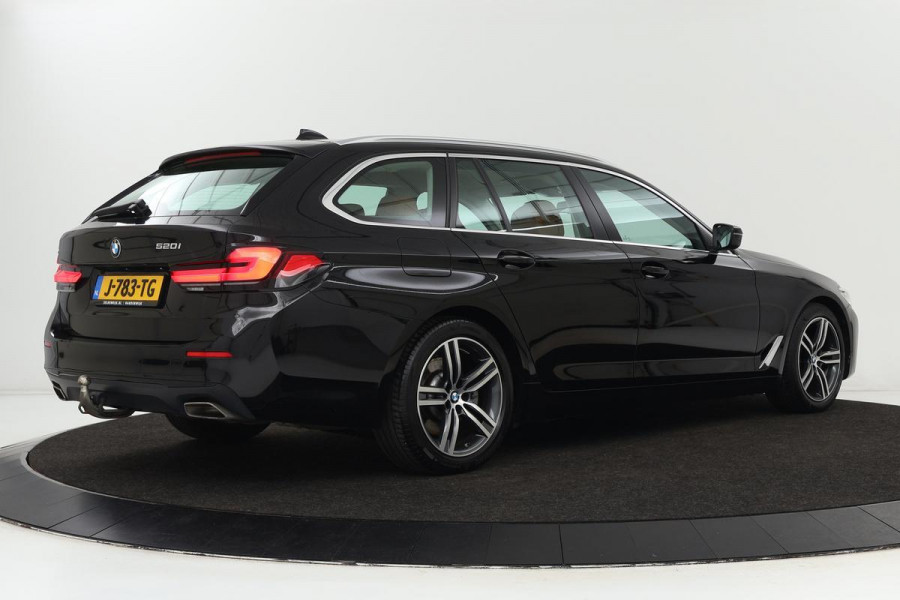 BMW 5 Serie Touring 520i High Executive | Trekhaak | Stoelverwarming | Leder | Full LED | Memory | Navigatie | Sportstuur | Carplay