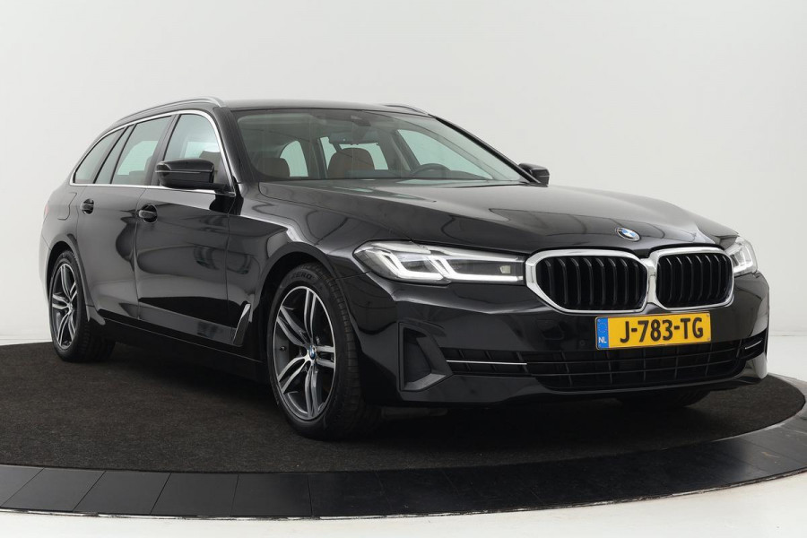 BMW 5 Serie Touring 520i High Executive | Trekhaak | Stoelverwarming | Leder | Full LED | Memory | Navigatie | Sportstuur | Carplay