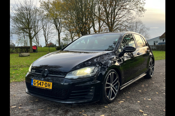 Volkswagen Golf 2.0 TDI GTD | ACC + DSG + Navi