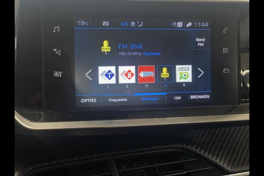 Peugeot 2008 1.2 PureTech Active Pack | Navigatie | Apple Carplay/Android Auto | Achteruitrijcamera | Cruise Control |