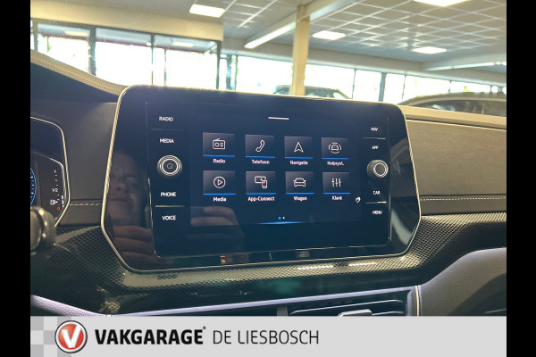 Volkswagen T-Cross 1.0 TSI R-Line,Business,IQ.,vitual cockpit,camera,clima,media