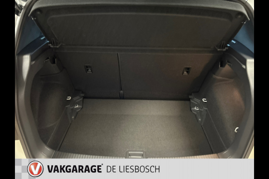 Volkswagen T-Cross 1.0 TSI R-Line,Business,IQ.,vitual cockpit,camera,clima,media