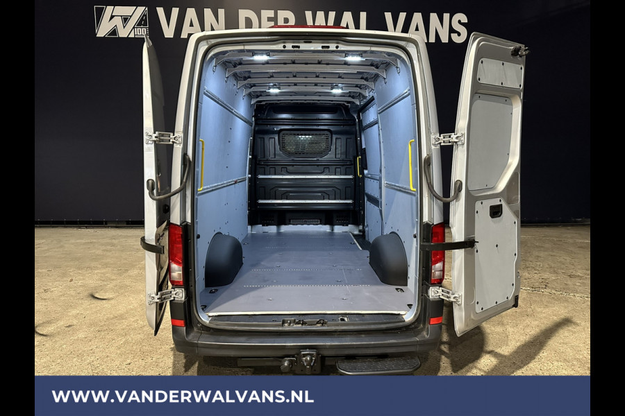 Volkswagen Crafter 2.0 TDI 140pk **BPM VRIJ voor de Ondernemer** L3H3 L2H2 Euro6 Airco | 3000kg Trekhaak | Navigatie | 3-Zits | apple carplay, android auto