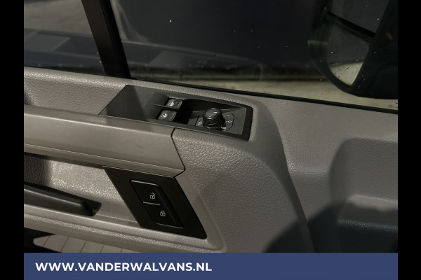 Volkswagen Crafter 2.0 TDI 140pk **BPM VRIJ voor de Ondernemer** L3H3 L2H2 Euro6 Airco | 3000kg Trekhaak | Navigatie | 3-Zits | apple carplay, android auto