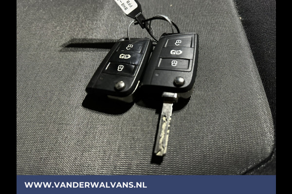 Volkswagen Crafter 2.0 TDI 140pk **BPM VRIJ voor de Ondernemer** L3H3 L2H2 Euro6 Airco | 3000kg Trekhaak | Navigatie | 3-Zits | apple carplay, android auto