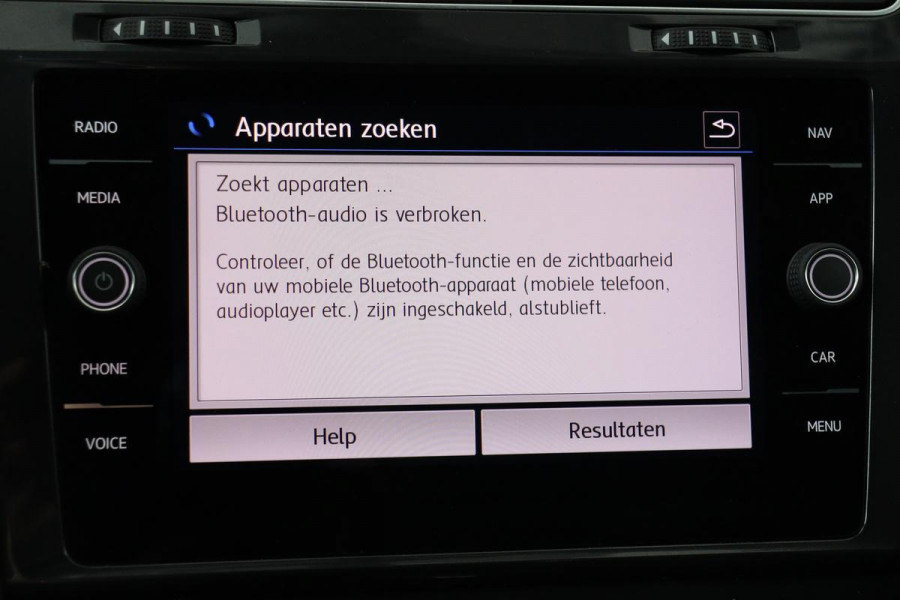 Volkswagen Golf 1.6 TDI Comfortline | Stoelverwarming | Trekhaak | Adaptive cruise | Carplay | Camera | Massage | Alcantara | Navigatie