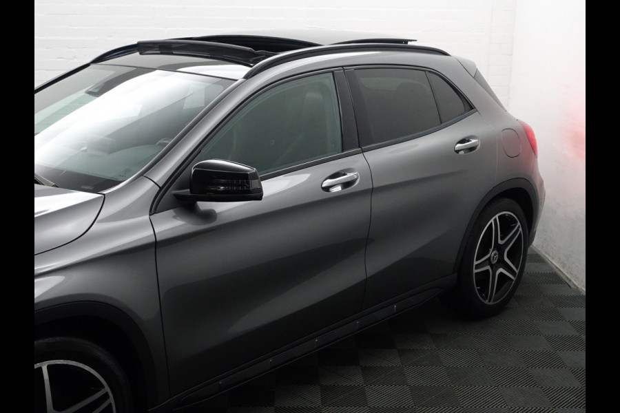 Mercedes-Benz GLA 180 AMG Night Edition Aut- Panodak I Sfeerverl. I Leer I Camera I Stoelverw.