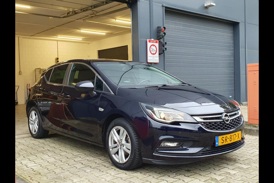 Opel Astra 1.4 Online Edition / NWE BEURT + REMMEN / P.SENSOR / CLIMATE CONTR. / CARPLAY / PRIVACY GLASS / CAMERA / COMF.STOELEN !