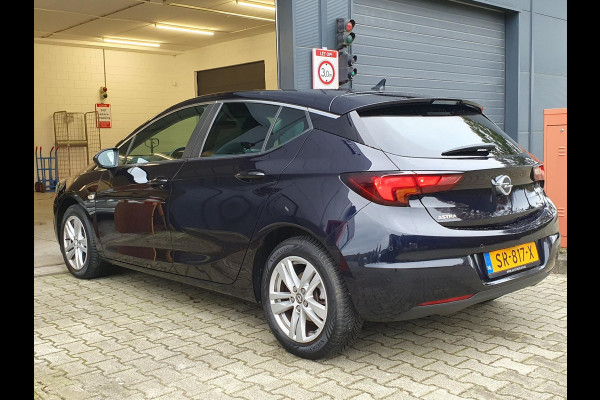 Opel Astra 1.4 Online Edition / NWE BEURT + REMMEN / P.SENSOR / CLIMATE CONTR. / CARPLAY / PRIVACY GLASS / CAMERA / COMF.STOELEN !