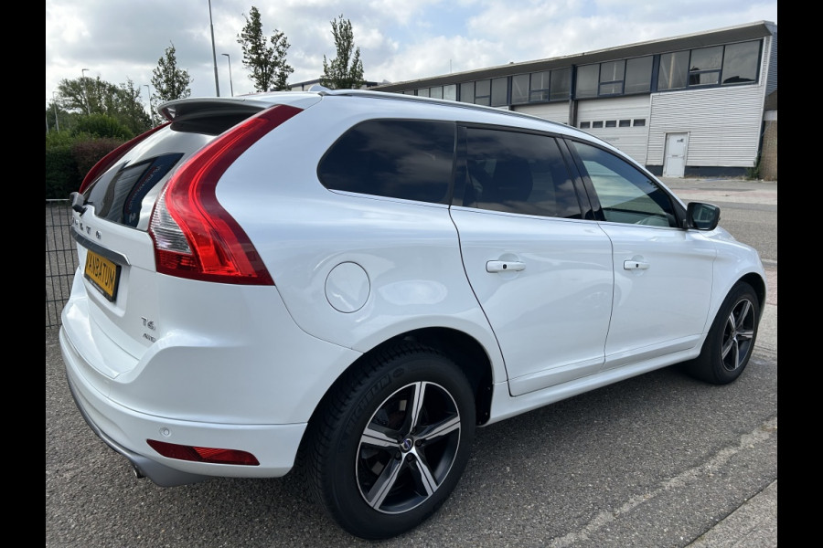 Volvo XC60 2.0 T6 R-Line 4WD