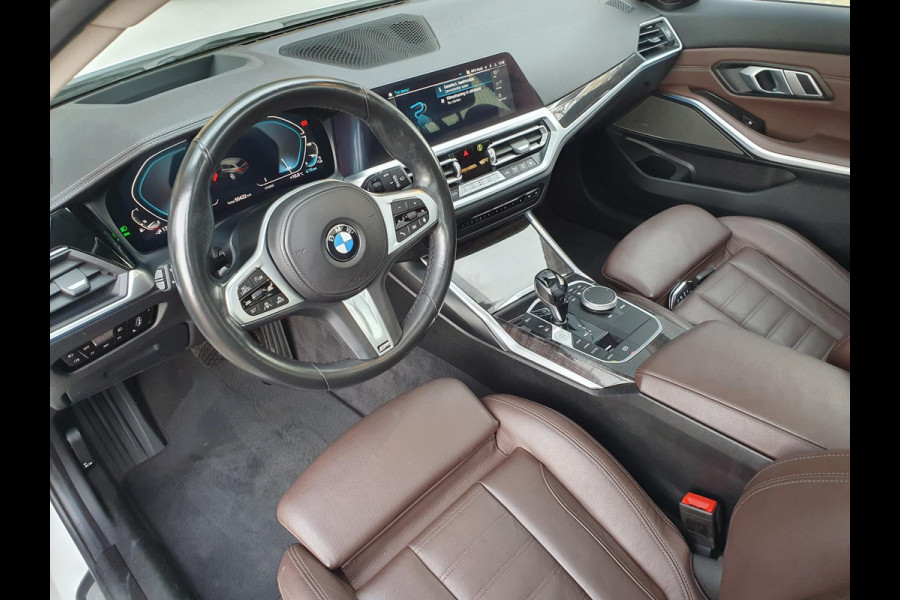 BMW 3 Serie Touring 330e High Executive / ONDERHOUDSCONTR. / ELEKTR. TREKH. / PANO / LASER / KEYLESS / HEAD-UP / ACC / HARM-KARD.!