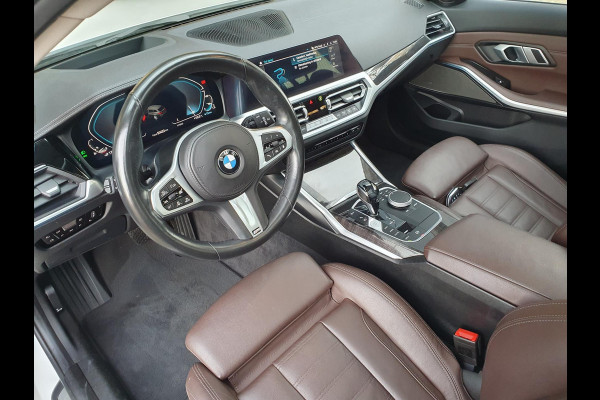 BMW 3 Serie Touring 330e High Executive / ONDERHOUDSCONTR. / ELEKTR. TREKH. / PANO / LASER / KEYLESS / HEAD-UP / ACC / HARM-KARD.!