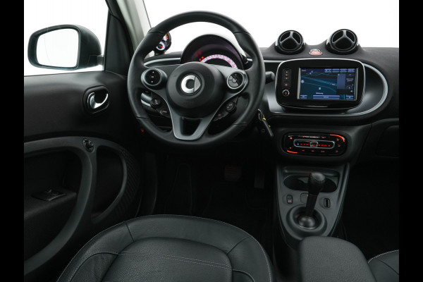 Smart Fortwo EQ Comfort PLUS 18 kWh [ 3-Fase ] (INCL-BTW) *NAVI-FULLMAP | VOLLEDER | AIRCO | AMBIENT-LIGHT | PDC | CRUISE | SPORT-SEATS  | 15''ALU*