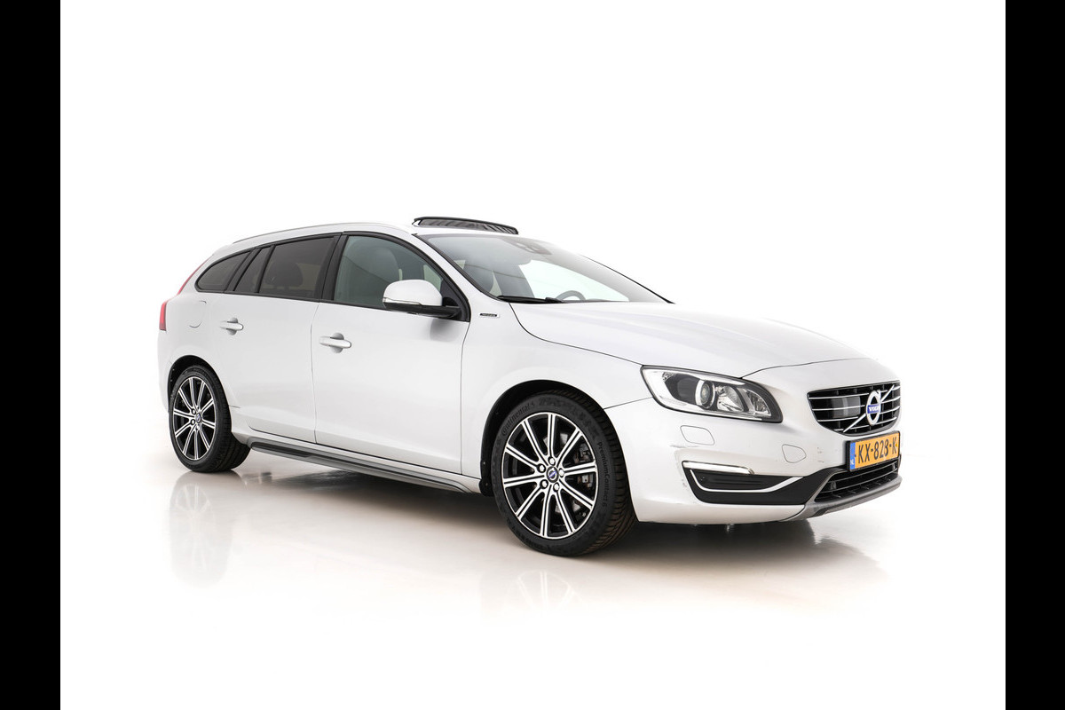 Volvo V60 2.4 D5 AWD Twin Engine Summum Tecnology-Pack Aut. *PANO | NAVI-FULLMAP | ADAPT.CRUISE | NAPPA-FULL-LEATHER | BI-XENON | CAMERA | MEMORY-PACK | ECC | PDC | TOWBAR | SPORT-SEATS | 18"ALU*