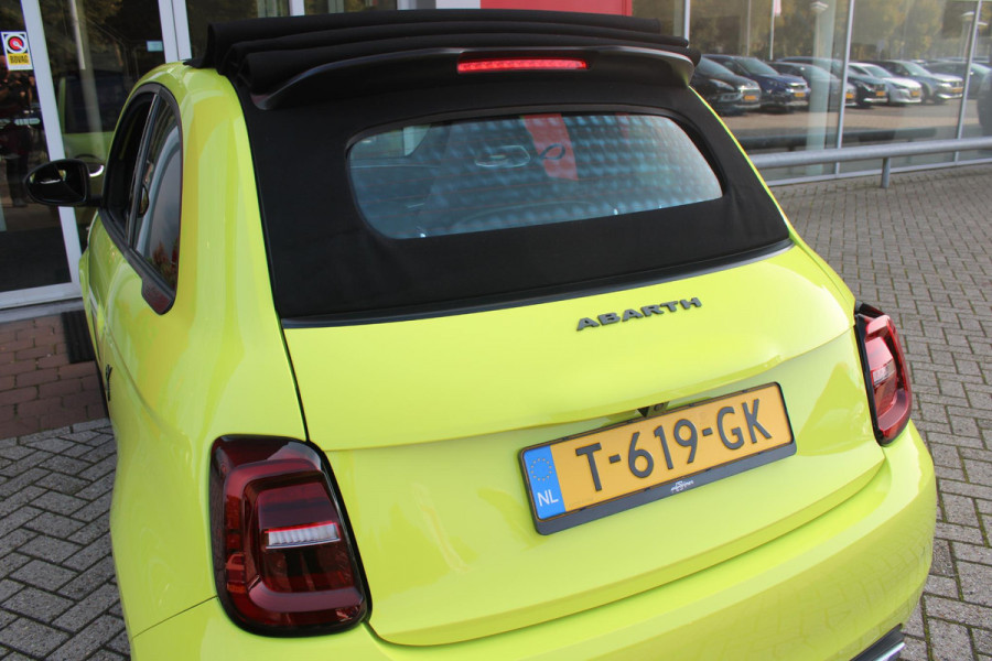 Abarth 500e CABRIO TURISMO 155PK 42 kWh | CABRIO DAK | DRAADLOZE APPLE CARPLAY/ANDROID AUTO | NAVIGATIE | ALCANTARA BEKLEDING | 18" LICHTMETALEN VELGEN | STOEL VERWAMING | SPORT PAKKET | ACHTERUITRIJ CAMERA | FULL LED KOPLAMPEN | DODEHOEK BEWAKING | KEYLESS ENTRY/START | 3-FASE | CRUISE CONTROL | DRAADLOZE TELEFOONLADER | DAB+ RADIO |