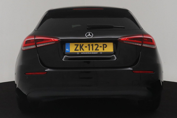 Mercedes-Benz A-Klasse 180 Sport Solution (PANORAMADAK, STOELVERWARMING, ACHTERUITRIJCAMERA, 1e EIGENAAR, GOED ONDERHOUDEN)