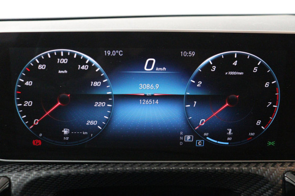 Mercedes-Benz A-Klasse 180 Sport Solution (PANORAMADAK, STOELVERWARMING, ACHTERUITRIJCAMERA, 1e EIGENAAR, GOED ONDERHOUDEN)