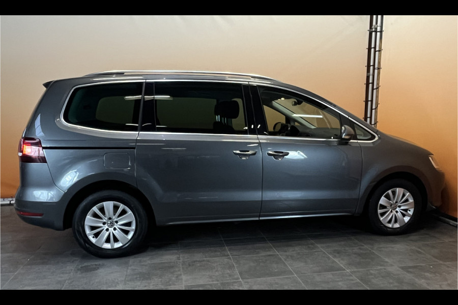 Volkswagen Sharan 1.4 TSI Exclusive Series 7 zitter trekhaak navigatie