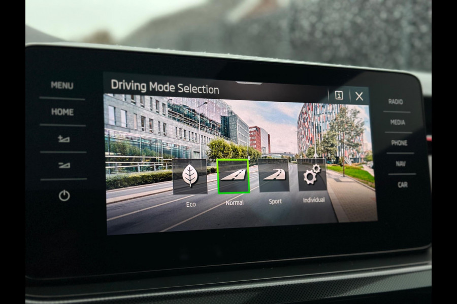 Škoda SCALA 1.0 TSI Monte Carlo CarPlay Panorama