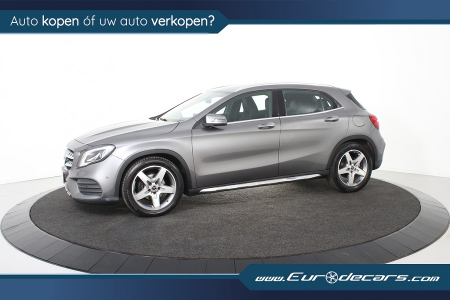 Mercedes-Benz GLA 180 AMG-Line *Navigatie*Leer*Camera*LED*