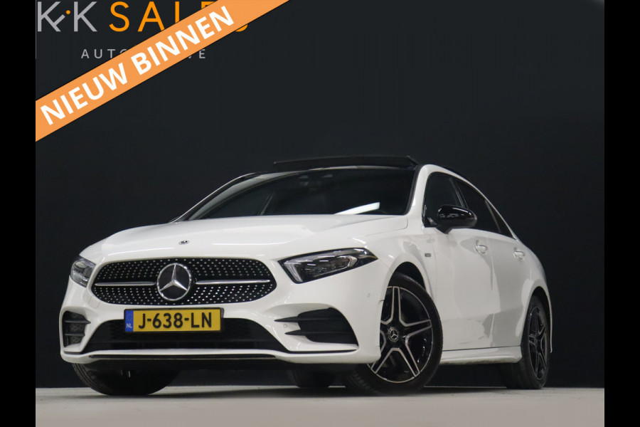 Mercedes-Benz A-Klasse 250e AMG Sport [SCHUIFKANTELDAK, SFEERVERLICHTING, ACHTERUITRIJCAMERA, ELEC STOELEN, STOELVERWARMING, LED, CRUISE, FLIPPERS,  NIEUWSTAAT]