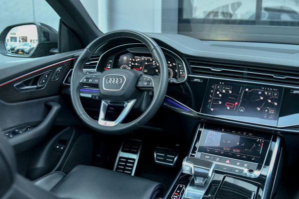 Audi Q8 55 TFSI e quattro Comp., 3x S-Line. RS zetels, Carbon, Softcl, Pano, ACC, 360, HUD, Keyless, Dodeh, Stuurvw, Trekhaak!