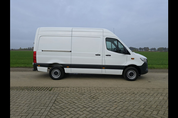 Mercedes-Benz Sprinter 317 1.9 CDI L2 H2 RWD - Euro 6 - 170 Pk - Navi - MBUX - ParkeerCamera - StoelVerwarming