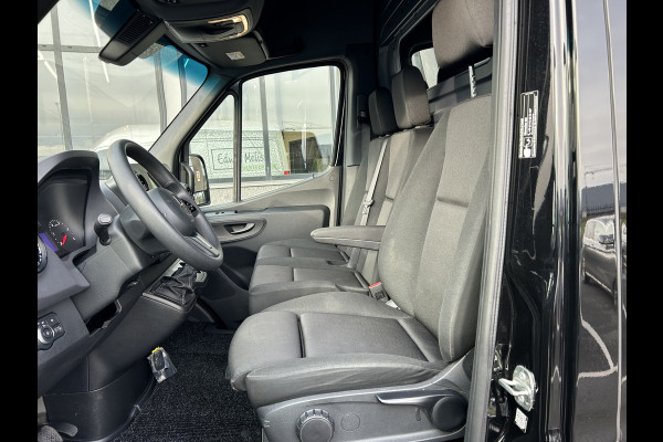 Mercedes-Benz Sprinter 317 CDI L3 H2 MBUX / Camera / Parkeersensoren / Carplay navigatie / Cruise control / Airco / 270 Graden achterdeuren