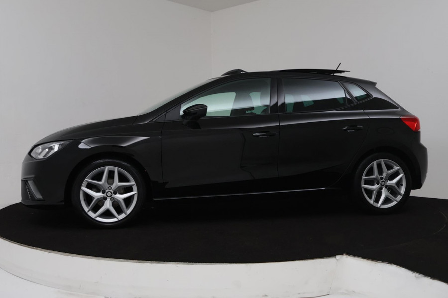 Seat Ibiza 1.0 TSI FR Business Intense (PANORAMADAK, TREKHAAK, CAMERA, CRUISE, LED, PDC, NL-AUTO, GOED ONDERHOUDEN)