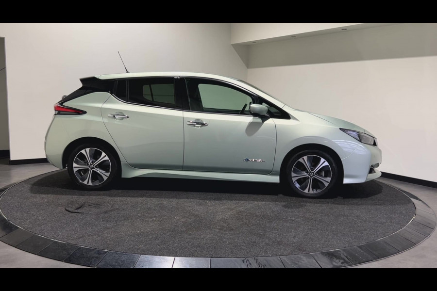 Nissan Leaf 2.ZERO EDITION 40 kWh | Stoelverwarming | Adaptive cruise control | Rondomzicht camera | SoH ( batterijtest ) 87,55 % score