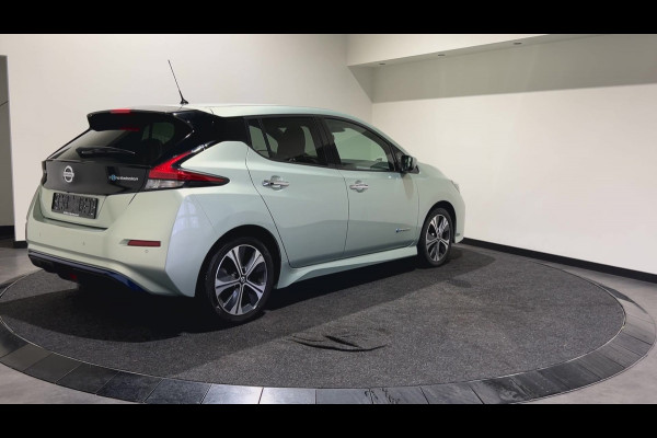 Nissan Leaf 2.ZERO EDITION 40 kWh | Stoelverwarming | Adaptive cruise control | Rondomzicht camera | SoH ( batterijtest ) 87,55 % score