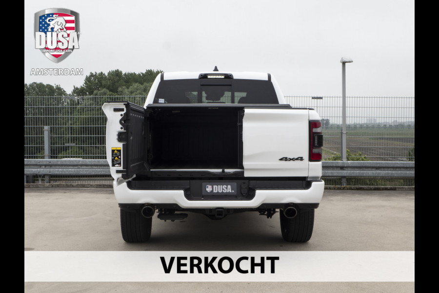 Dodge Ram 1500 Limited 5.7 V8 HEMI E-torque Night Edition / Panoramadak  / Luchtvering / RAMBOX  | Getoonde accessoires zijn verkrijgbaar tegen meerprijs