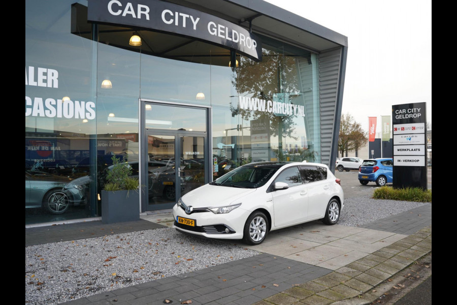 Toyota Auris 1.8 Hybrid Trend / Pano / DAB / Trekhaak / Camera / Navigatie